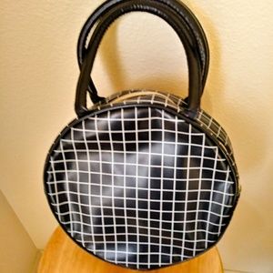 ban.do circle lunch bag
